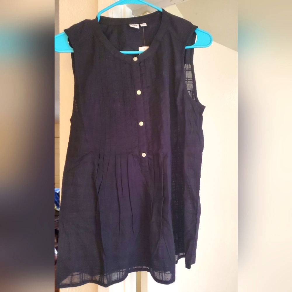 NWT GAP Sleeveless Top, Black